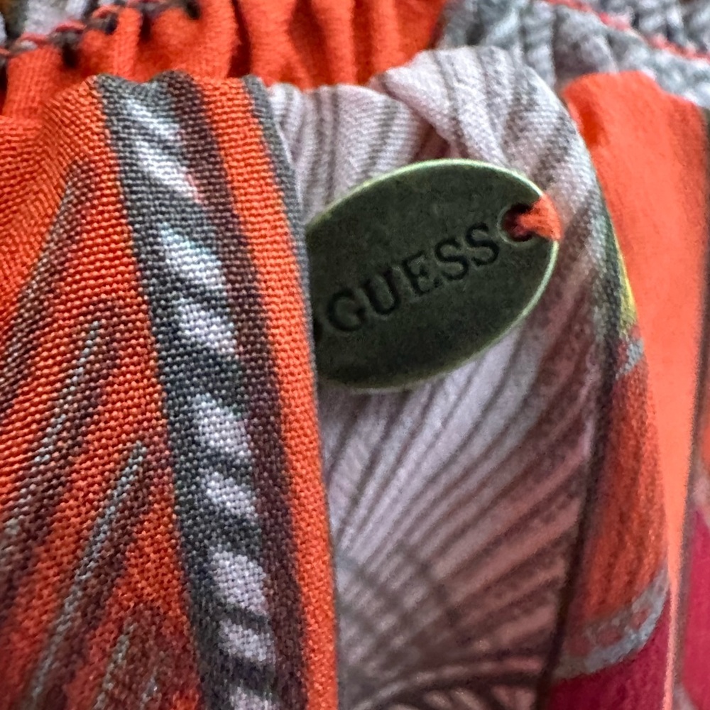8/$20 beautiful Guess Red and Orange Geometric Blouse like new - Picture 6 of 7